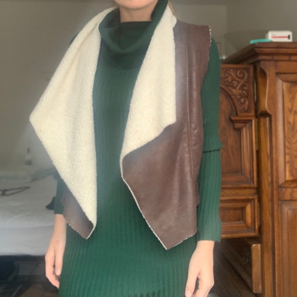 Faux leather and fur vest - Picture 2 of 4